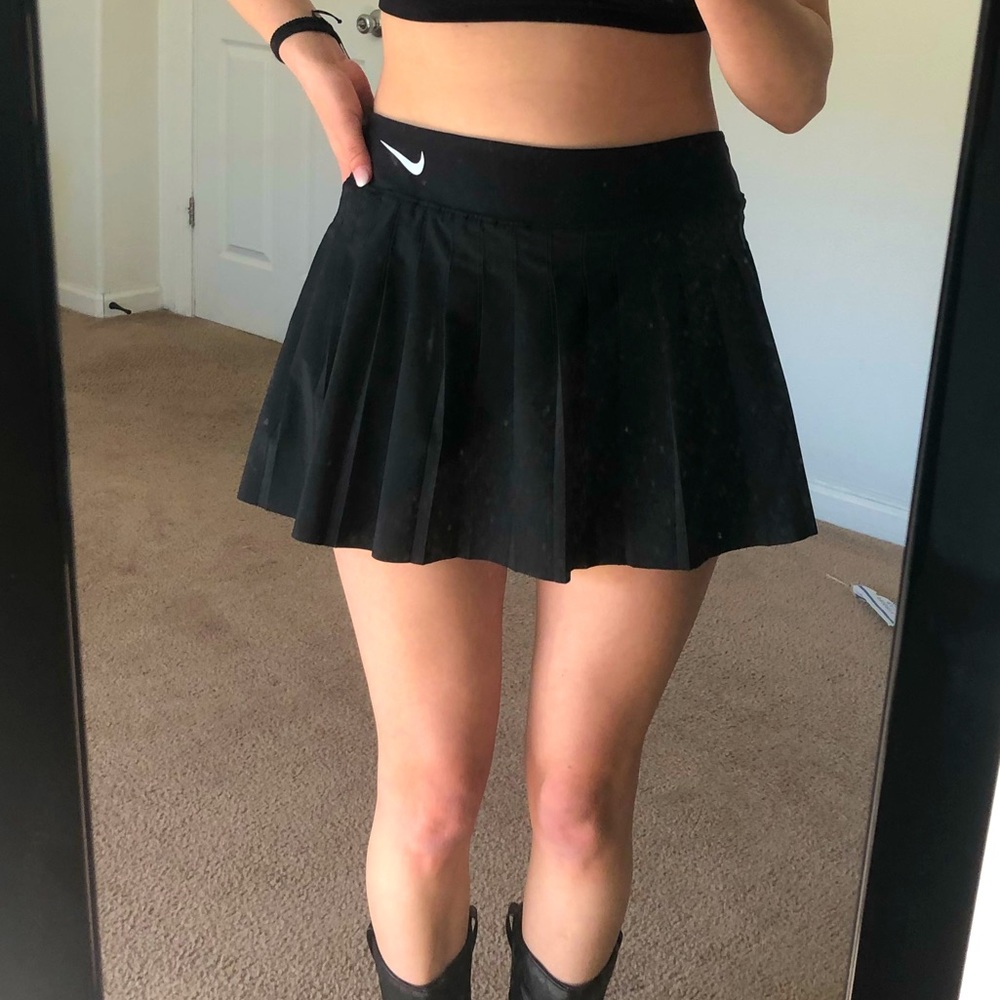 Black Nike pleated tennis skirt